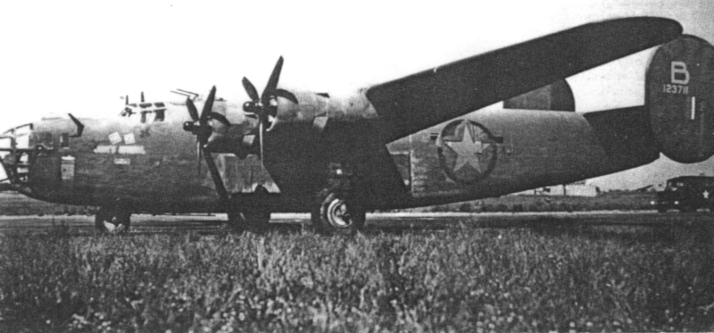 Die in der Schweiz gelandete Liberator entsprach genau der "Jerk`s Natural" einer Consolidated B-24D der 93rd Bomb Group, die Ploesti und Wiener-Neustadt überlebte und im Herbst 1943 nach Hardwick in England zurückkehrte. Die "Death Dealer" trug über der Werknummer am Leitwerk den Buchstaben X. (121_1)