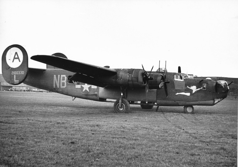 Die B-24 J-90-CO in Dübendorf. Das Cockpit war zusätzlich mit Panzerglas geschützt. (141_1)