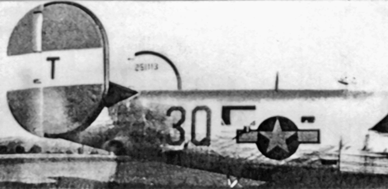 1st Lt Gordon W. MacDonald landete seine B-24 sicher in Payerne. (157_1)