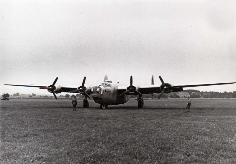 Die B-24 kurz nach der Landung in Dübendorf. (172_1)