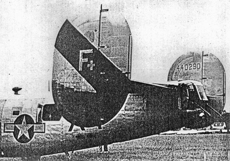 Probleme mit Motor 2 und 3 zwangen die B-24 zur Landung in der Schweiz. (172_2)