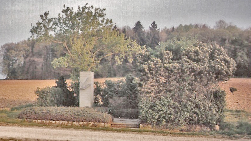 Am 5. September 1965 errichtete die Gemeinde Würenlingen den ums Leben gekommenen amerikanischen Fliegern am Ort des Absturzes einen Gedenkstein. (188_2)