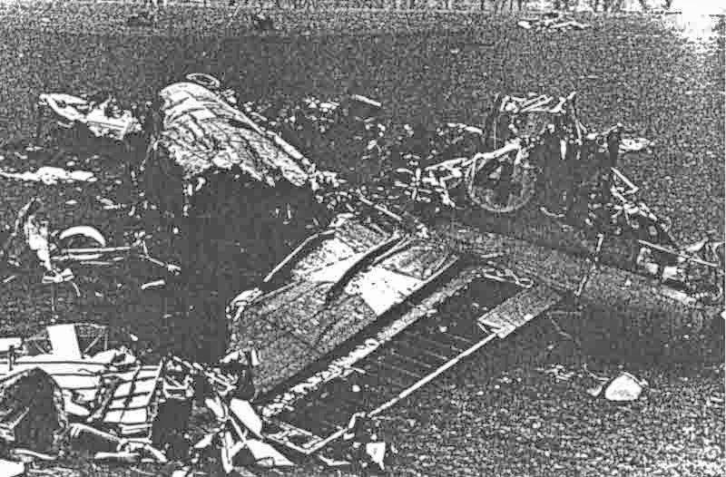 Die führerlose B-17 wurde total zerstört. (306_1)