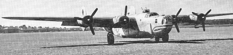 Die B-24J kurz nach der Landung in Dübendorf. Die Bewaffnung wurde später entfernt. (193_3)
