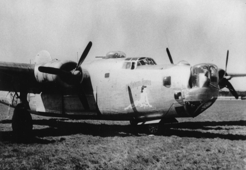 Als die letzte B-24 in Dübendorf landete fand man über 300 Einschläge in der Maschine. (197_4)