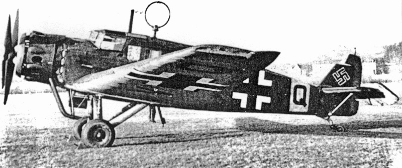 Über dem Rumpf dieser Junkers W34 hau fällt besonders der drehbare Peilrahmen auf, damals eines der wichtigsten Navigationshilfsmittel. (43_1)
