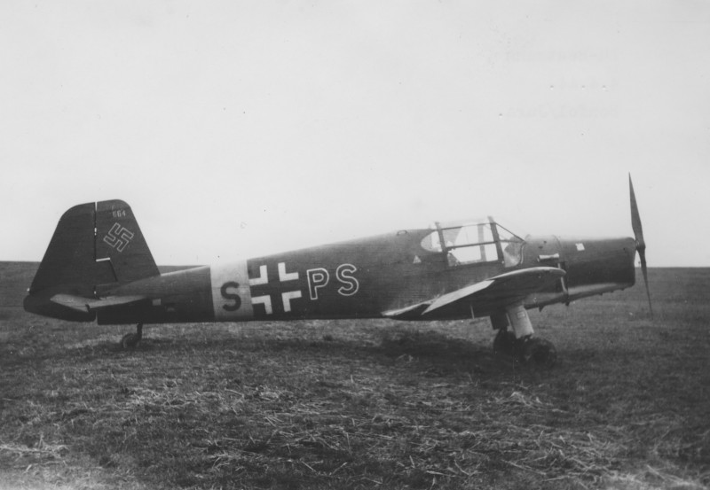 Die Maschine mit dem Kennzeichen VS+PS landete in Bonfol Jura und wurde am 5. April 1944 an Deutschland zurückgegeben. (349_1)
