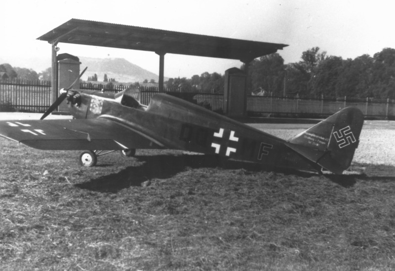 Ein wenig bekanntes Schul- und Übungsflugzeug italienischer Herkunft. (385_1)