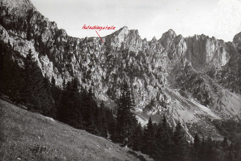 Die Aufschlagstelle der Ju 88 östlich der Amelier-Spitze. (333_2)